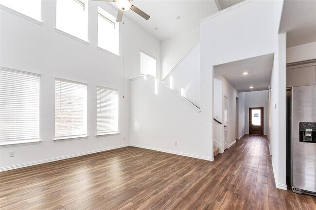 Building Photo - 5349 Archway Dr