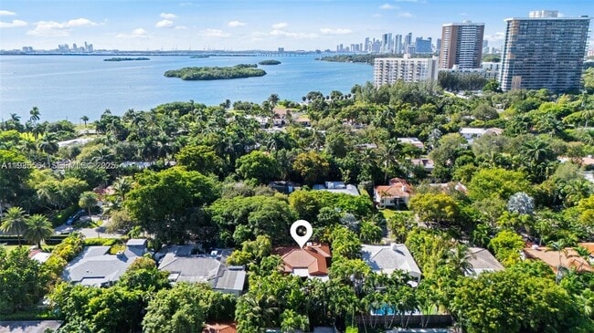 Building Photo - 911 NE 72nd Terrace