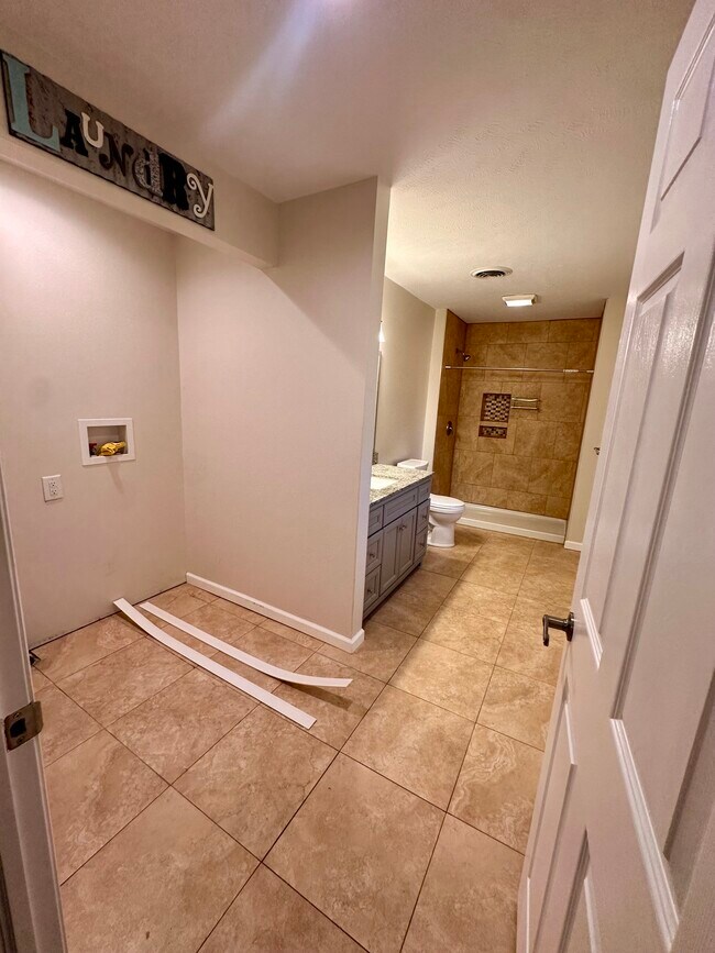 Building Photo - 127a Schroyers Ln