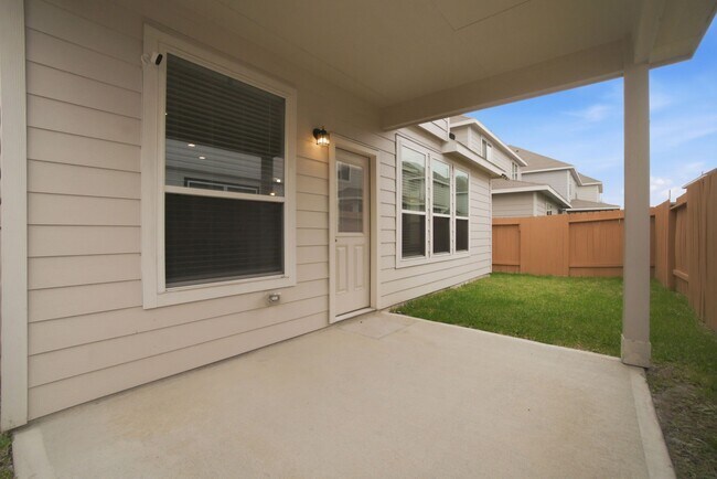 Building Photo - 22210 Great Royal Ln