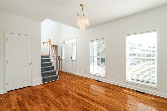 Building Photo - 110 Overhill Dr