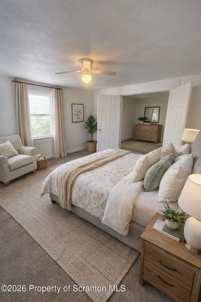 Building Photo - 1135 Lloyd St