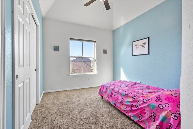 Building Photo - 10218 Spring Shadows Park Cir