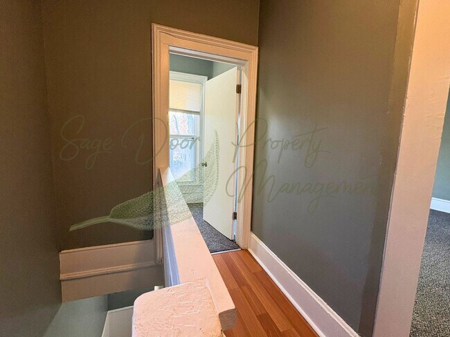 Building Photo - AVAILABLE NOW!!!!!