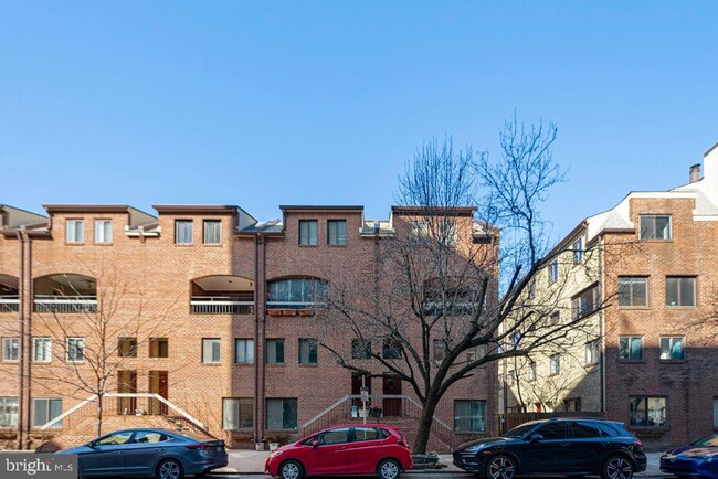 Building Photo - 2107 Arch St