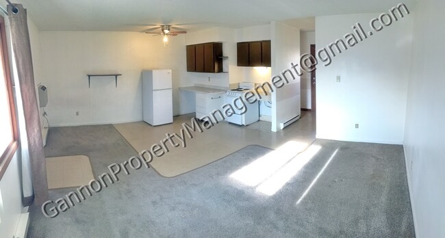 Building Photo - 4480 N Viewpoint Dr