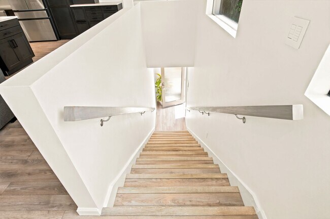 Building Photo - 21-23 Privateer Street