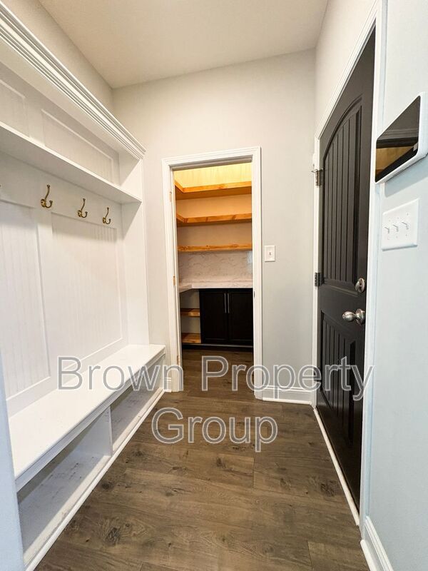 Building Photo - 179 Stafford Ave