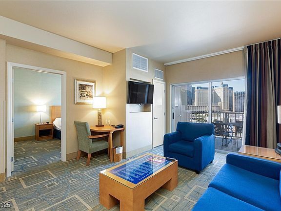 Building Photo - 211 E Flamingo Rd