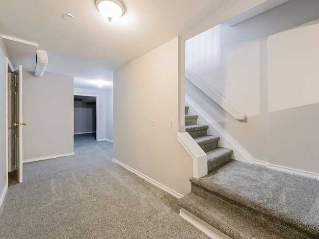 Building Photo - Fully Upgraded 3-Bed Farmington Hills Home!