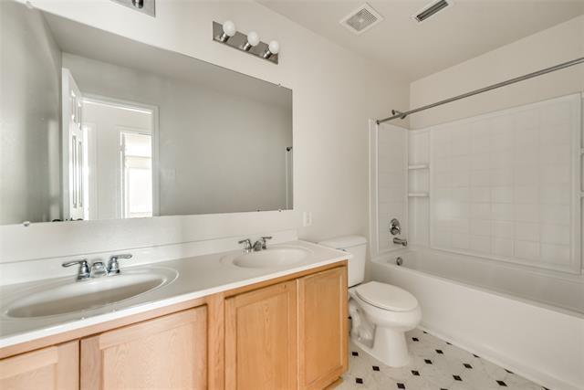 Building Photo - 1309 Shelborn Dr