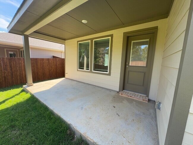 Building Photo - BRAND NEW 4-Bedroom Home in Lindale!