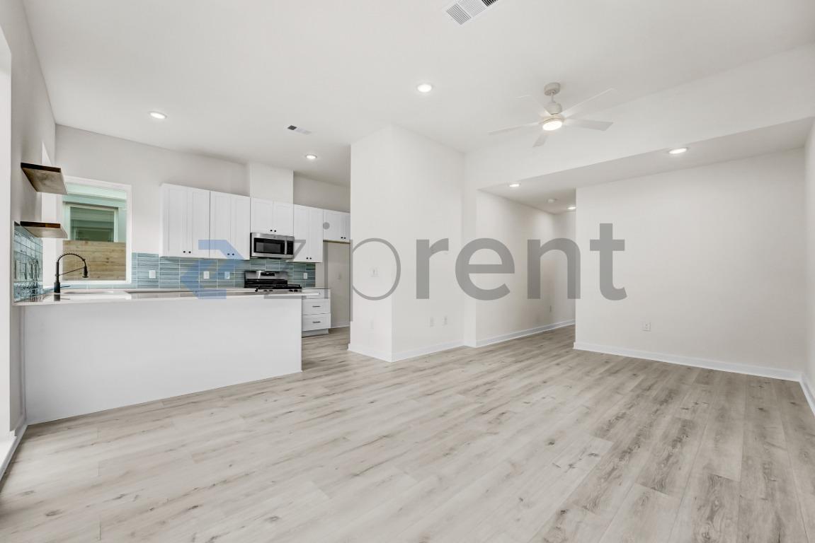 Building Photo - Unit 9102