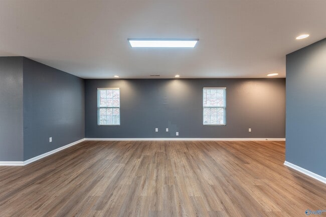 Building Photo - 2401 Bell Manor Dr SW