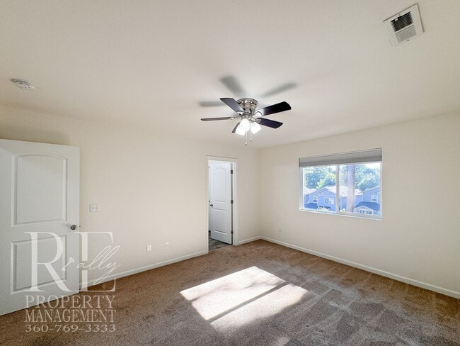 Building Photo - 4250 SE Horsehead Way