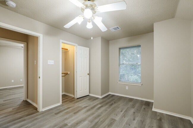 Building Photo - 5418 Trail Timbers Dr