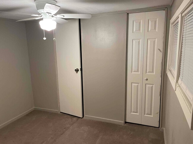 Building Photo - 54 Kendall Ln