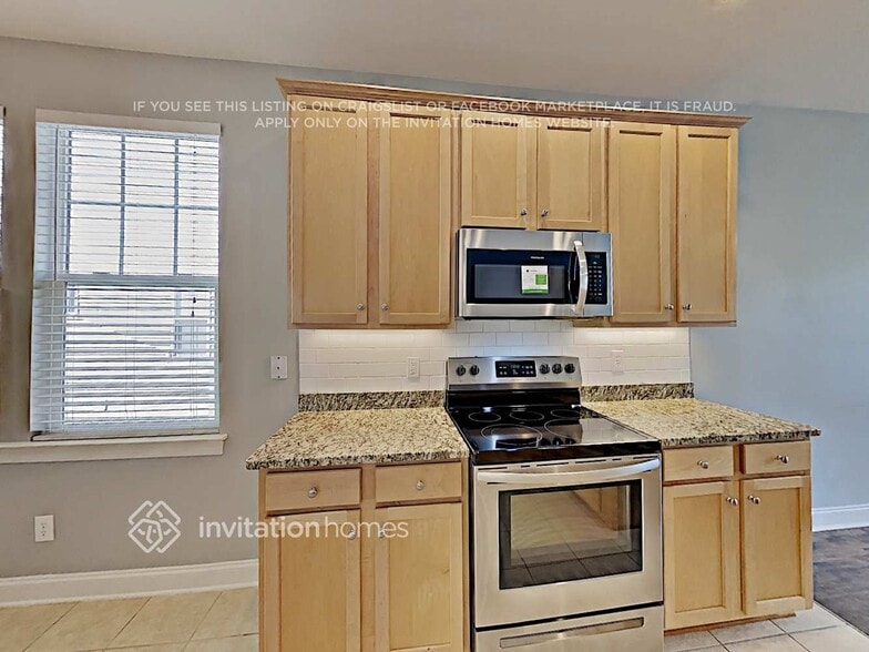 Building Photo - 14909 Almondell Dr