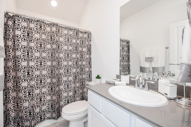 Building Photo - 31438 Vineyard Creek Dr