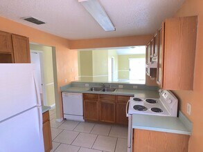 Building Photo - Move in Ready home in Kissimmee