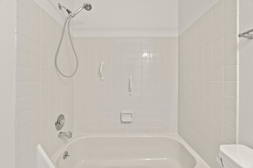 Building Photo - 759 Westfield Dr