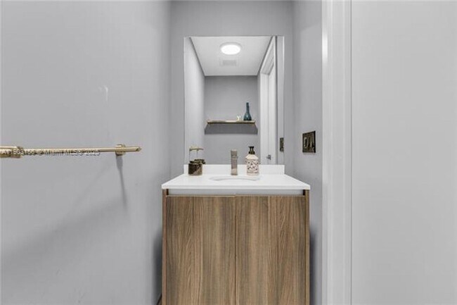 Building Photo - 488 NE 18th St