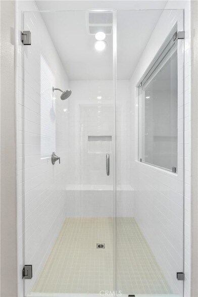 Building Photo - 156 Chorus