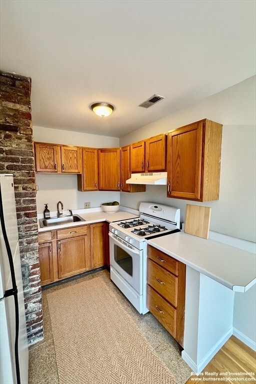 Building Photo - 506 E 8th St