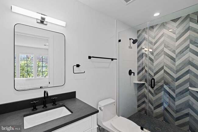 Building Photo - 742 S Broad St