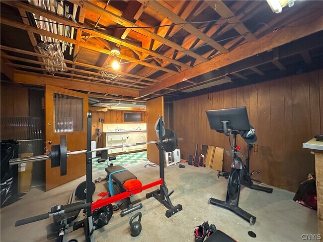 Building Photo - 4055 Bristol Rd