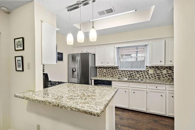 Building Photo - 9715 Lawngate Dr