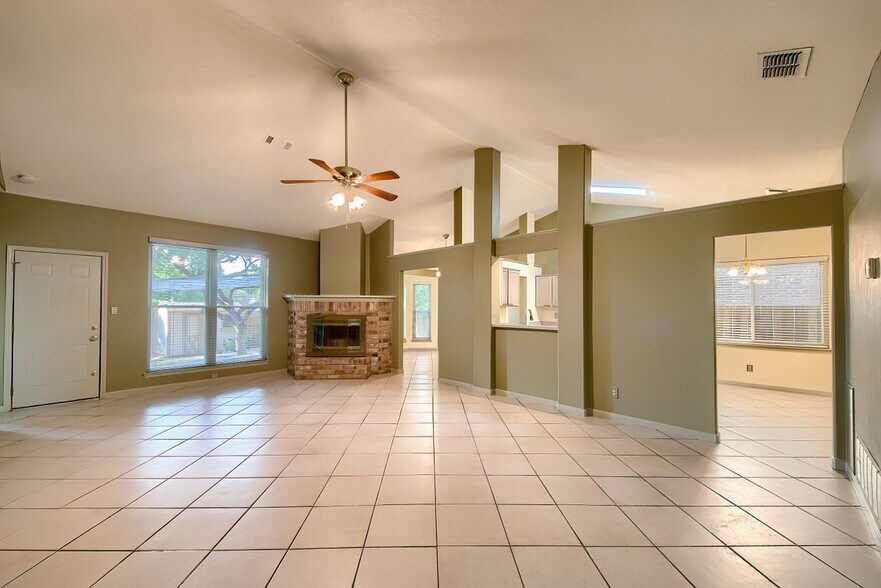 Building Photo - 6143 Ashford Point Dr