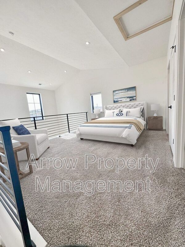 Building Photo - 2230 R St