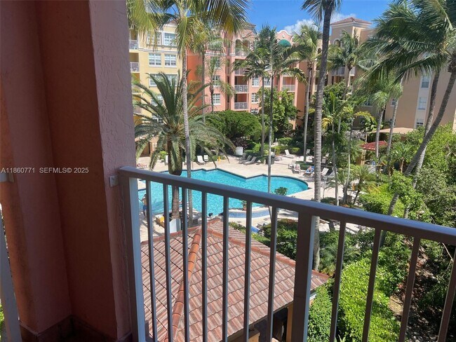 Building Photo - 19701 E Country Club Dr