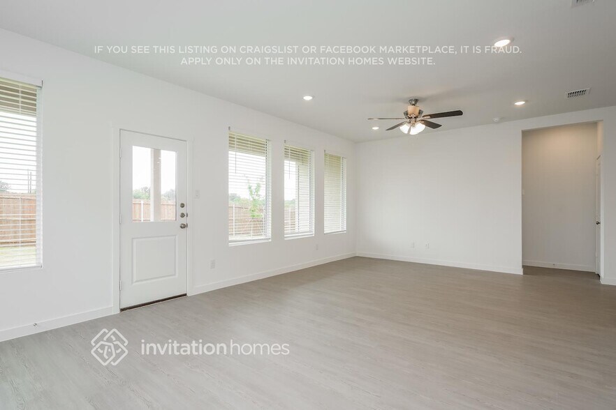 Building Photo - 345 Sedalia Trl