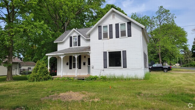 Building Photo - 1520 7th St E