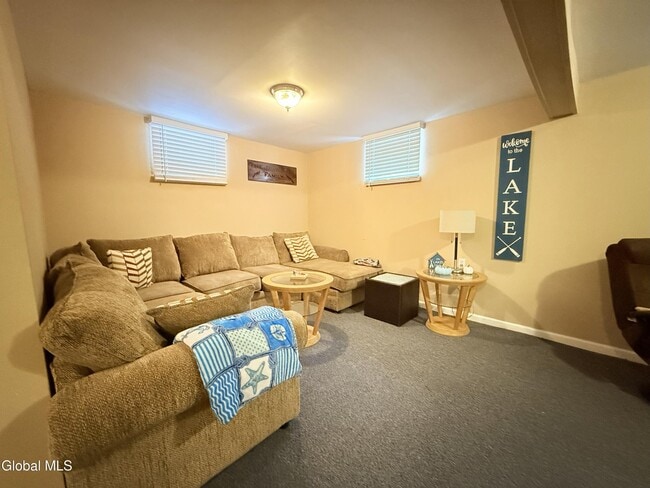 Building Photo - 23 Hillcrest Dr