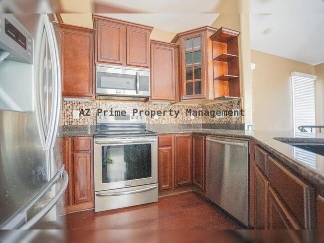 Building Photo - 5616 S 21st Pl