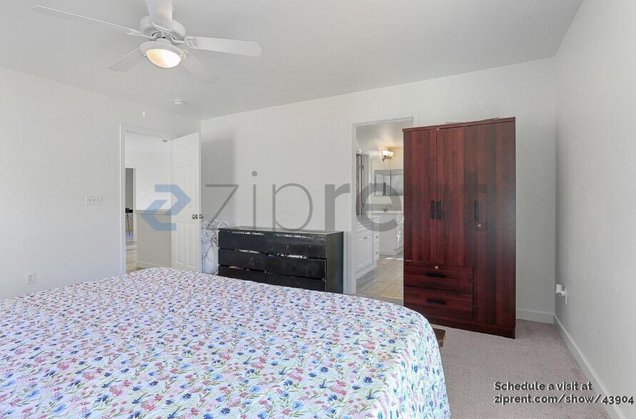 Building Photo - 21611 SE 298th Pl