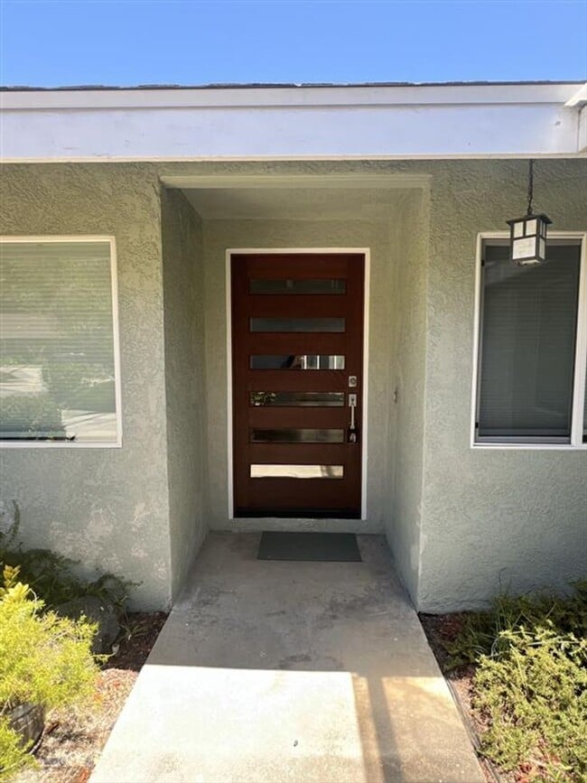 Building Photo - Beautiful Home in Rancho Palos Verde-Sun R...