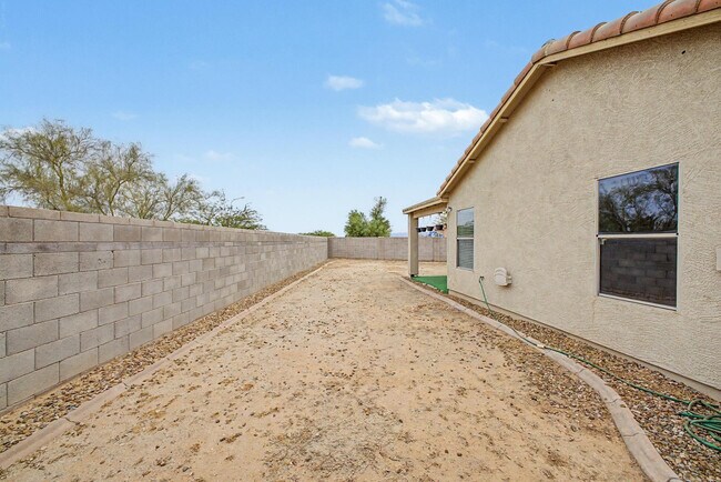 Building Photo - 33856 N Cherry Creek Rd