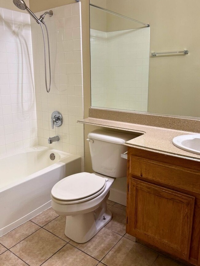 Building Photo - MOVE-IN READY 3BR/2BA SINGLE FAMILY HOME IN LAS VEGAS