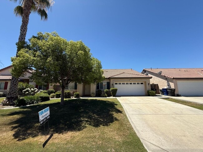Building Photo - Spacious 4-Bedroom Home in Southwest Bakersfield