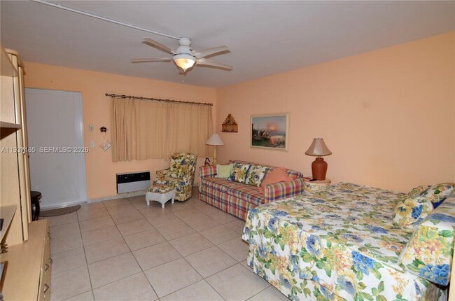 Building Photo - 7430 Byron Ave