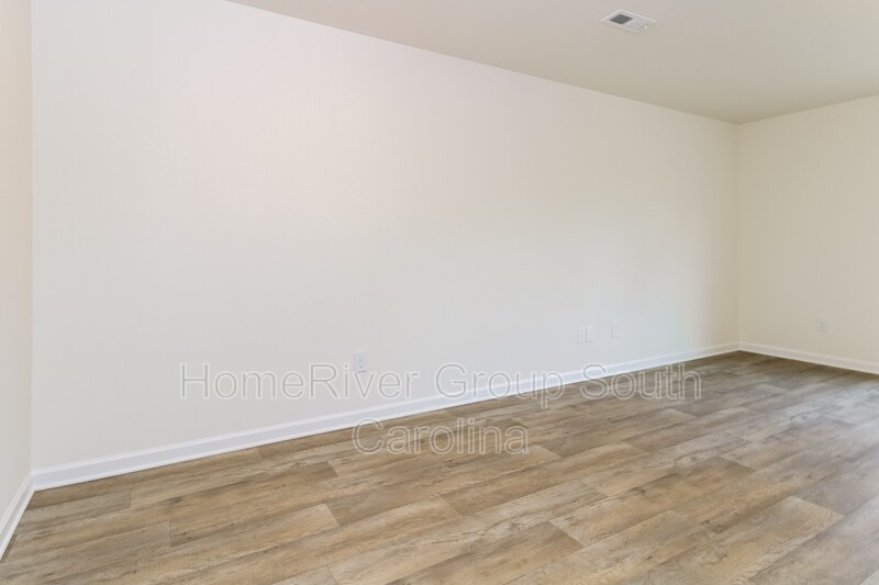Building Photo - 240 Wahoo Cir