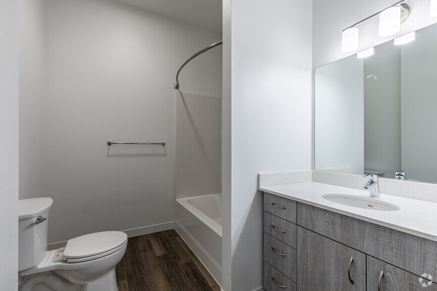 2BE, 2BA - 1113SF - 134th Street Lofts