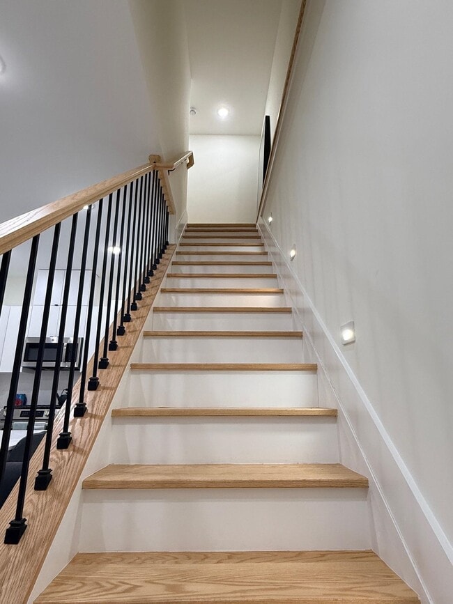 Building Photo - 27 Graham St