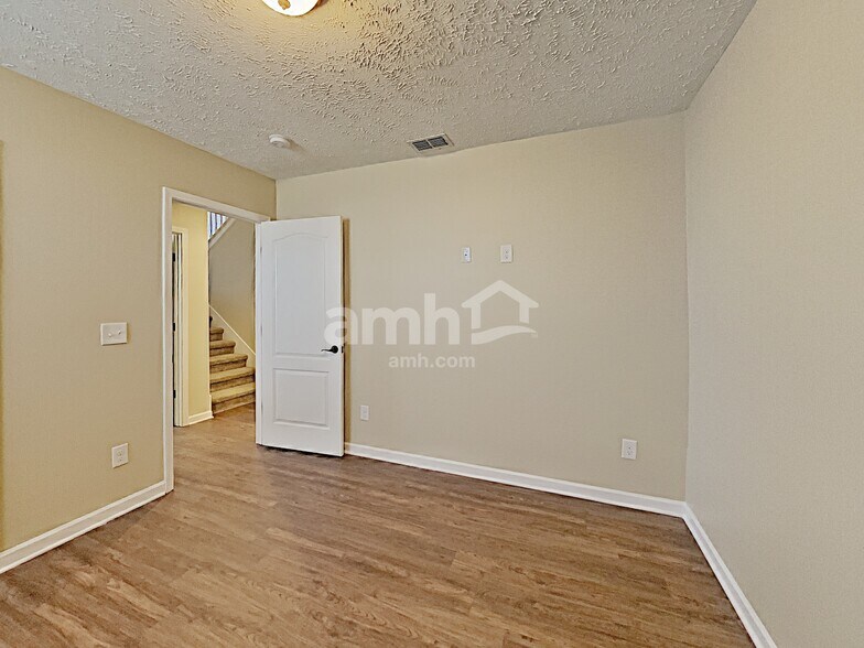 Building Photo - 808 Ottoe Ct