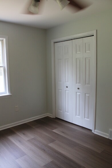 Master BdRm - 553 Gordon Rd
