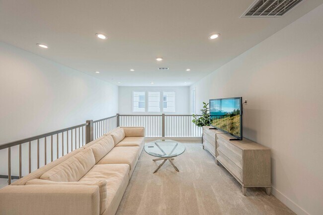 Building Photo - 120 Riverbend